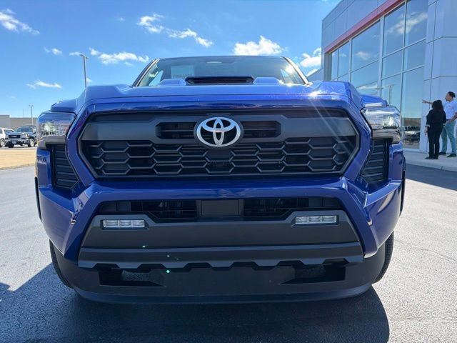 Certified 2024 Toyota Tacoma 4x4 Double Cab image 2