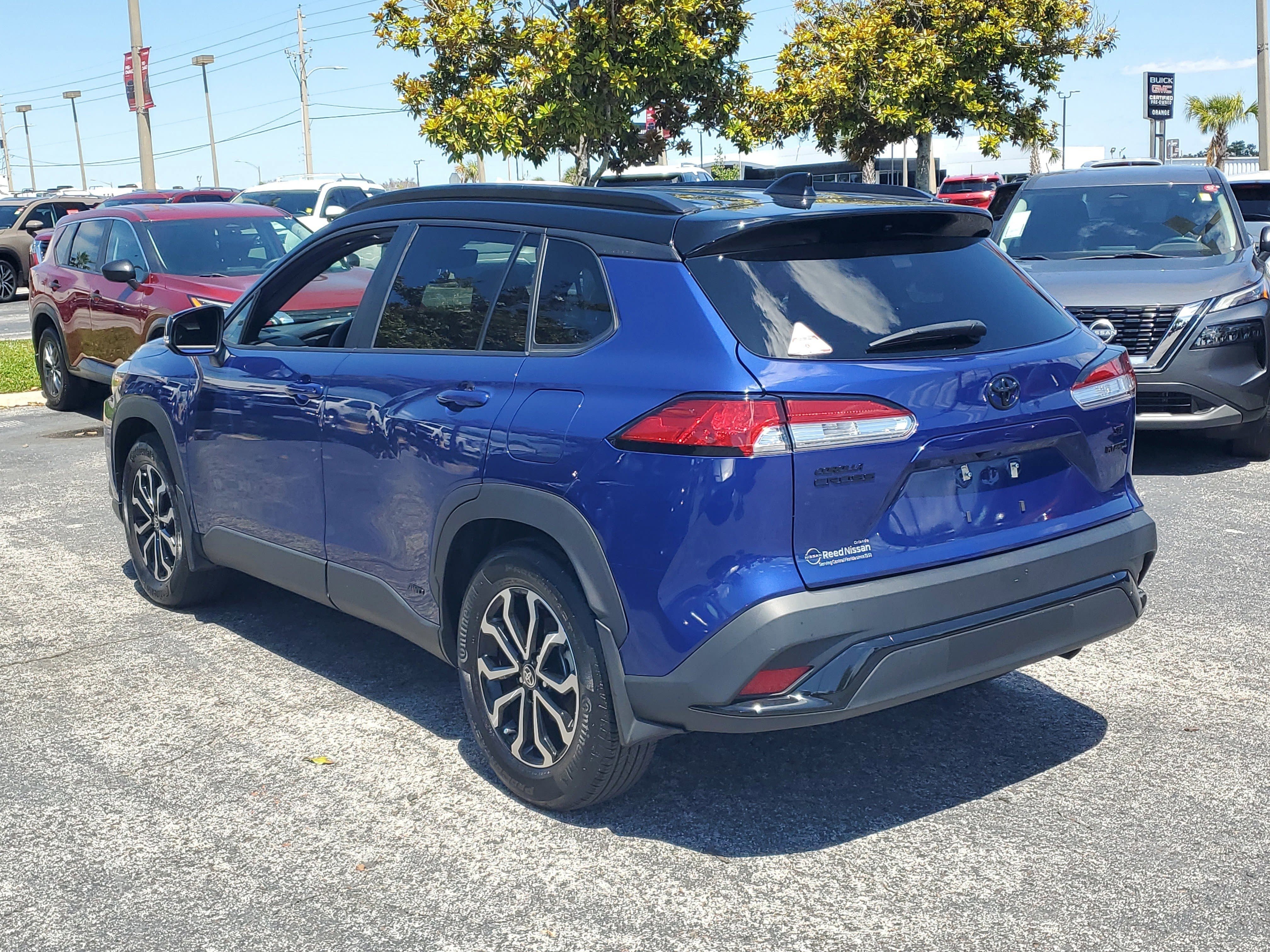 Used 2024 Toyota Corolla Cross AWD Hybrid w/ Moonroof Package image 8