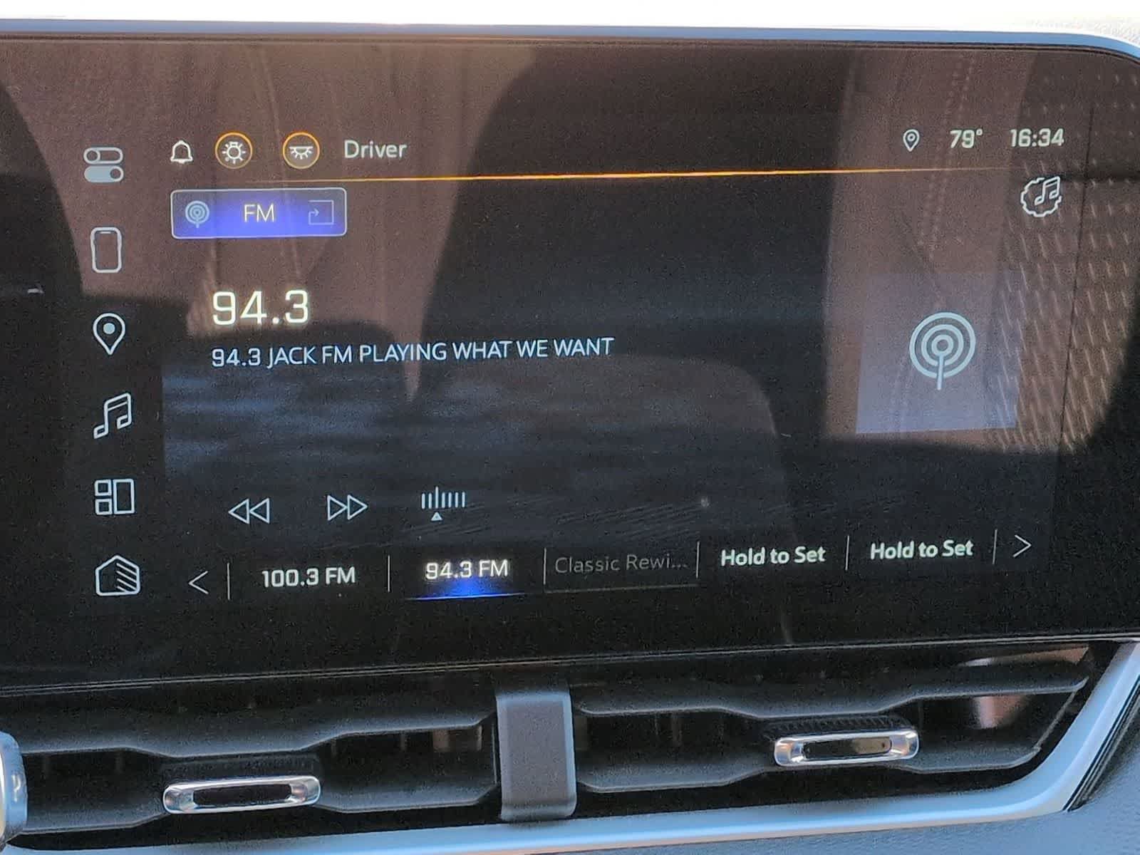 Used 2025 Chevrolet Equinox LT w/ Midnight Edition FWD image 28