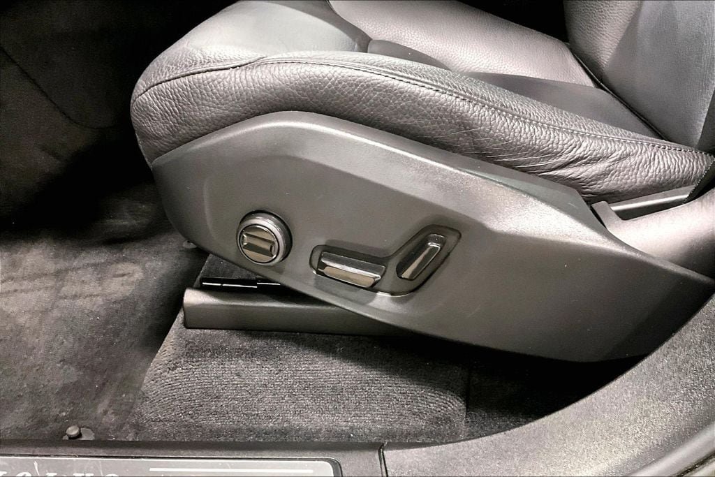 Certified 2023 Volvo XC90 B6 Core w/ Protection Package Premier AWD/4WD image 19