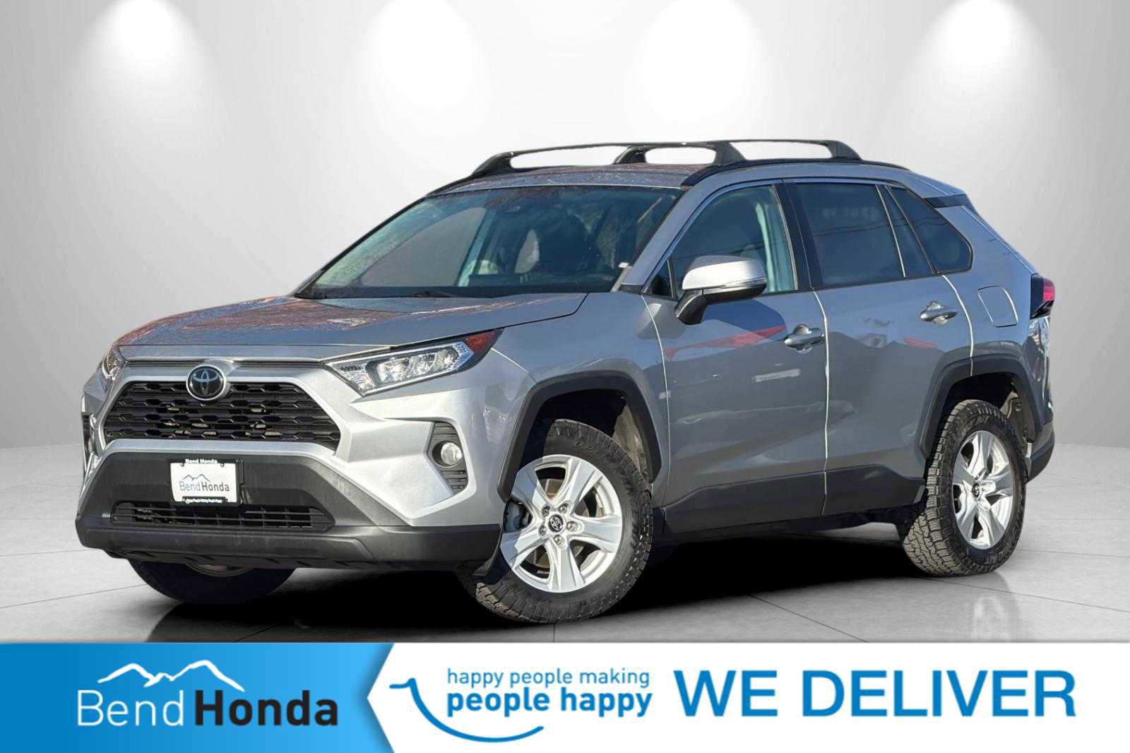 Used 2021 Toyota RAV4 XLE image 1