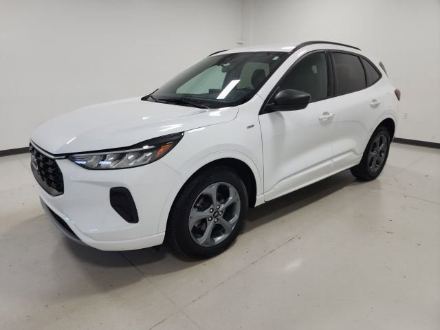 Used 2023 Ford Escape ST-Line w/ Tech Pack #1 AWD/4WD image 5