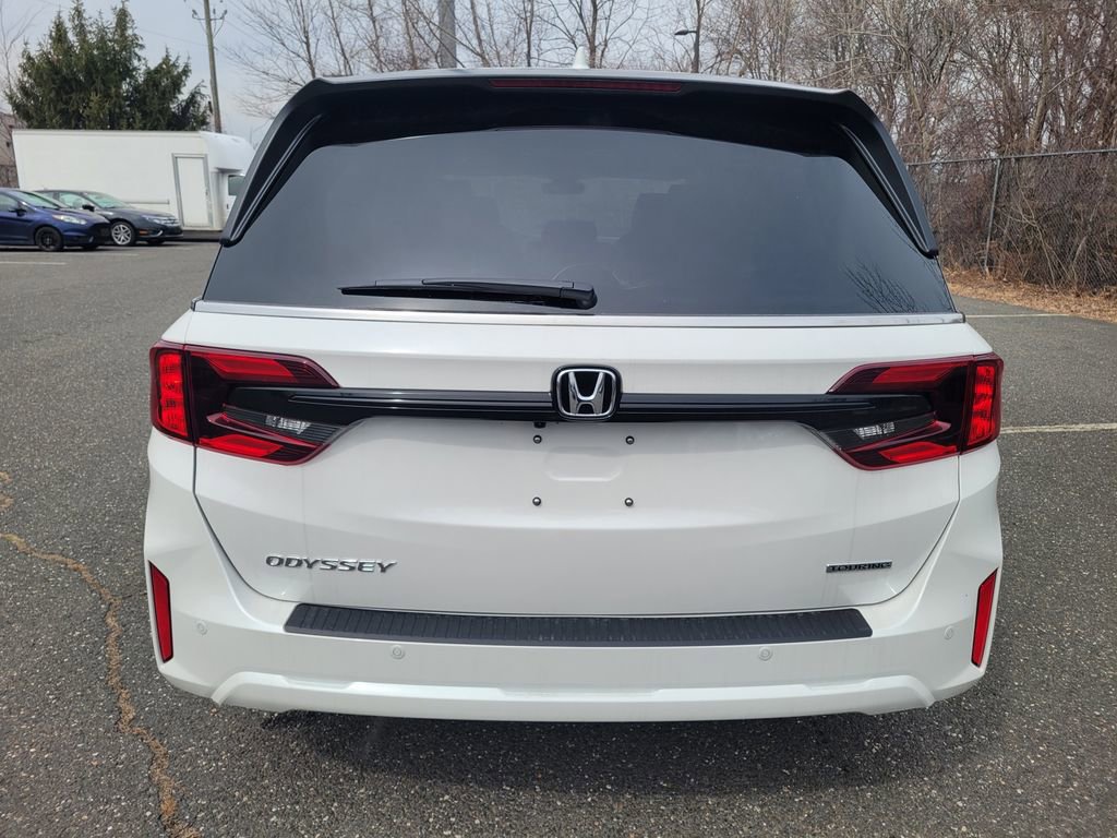 New 2026 Honda Odyssey Touring image 4