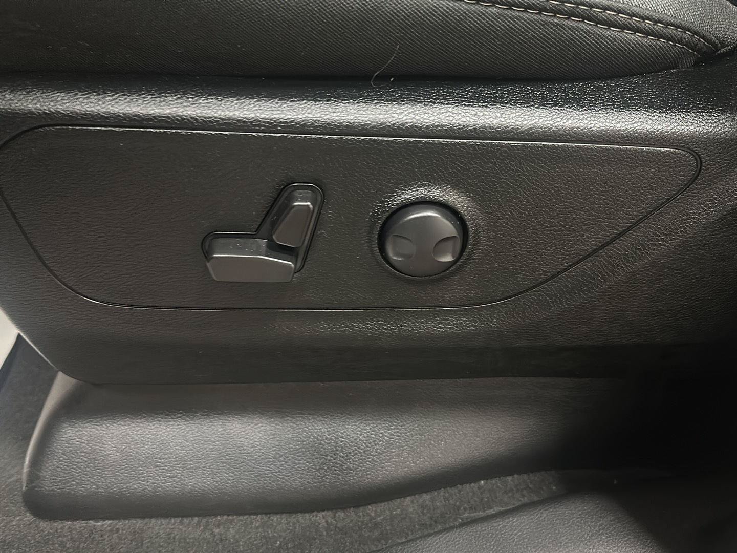 Used 2023 RAM 1500 Big Horn AWD/4WD image 16