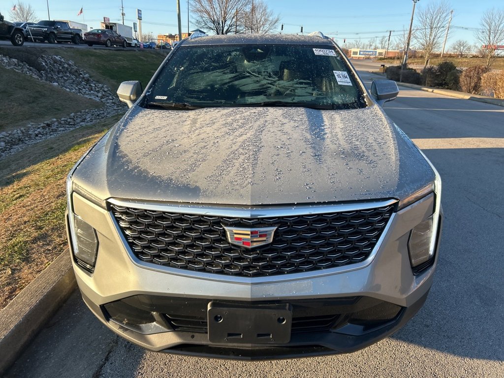 Used 2024 Cadillac XT4 Premium Luxury image 2