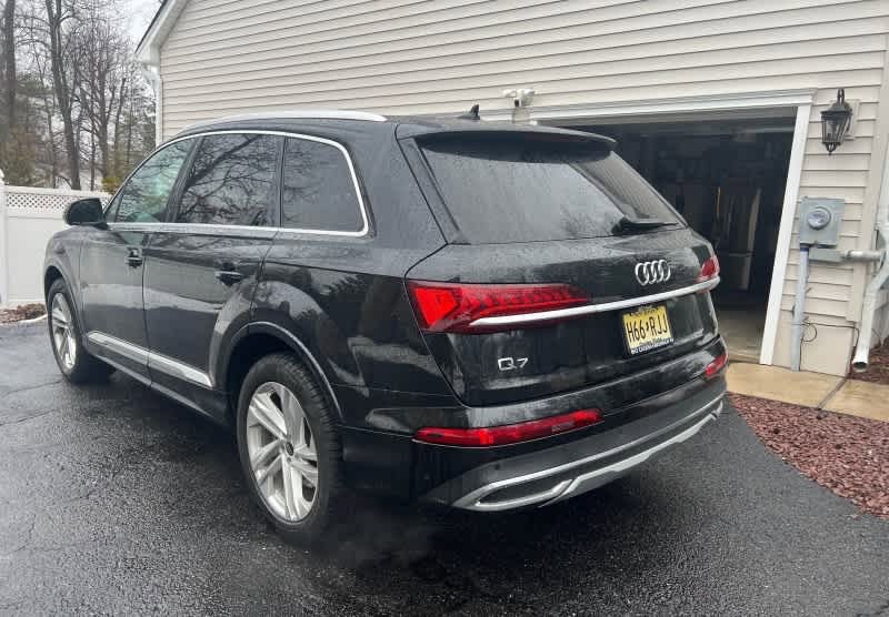 Used 2022 Audi Q7 Premium Plus image 3