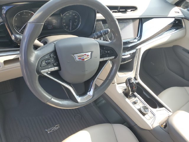 Certified 2020 Cadillac XT6 Premium Luxury FWD image 17