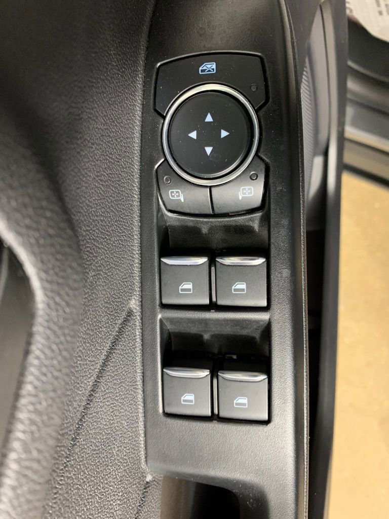 Used 2025 Ford Escape SE image 17