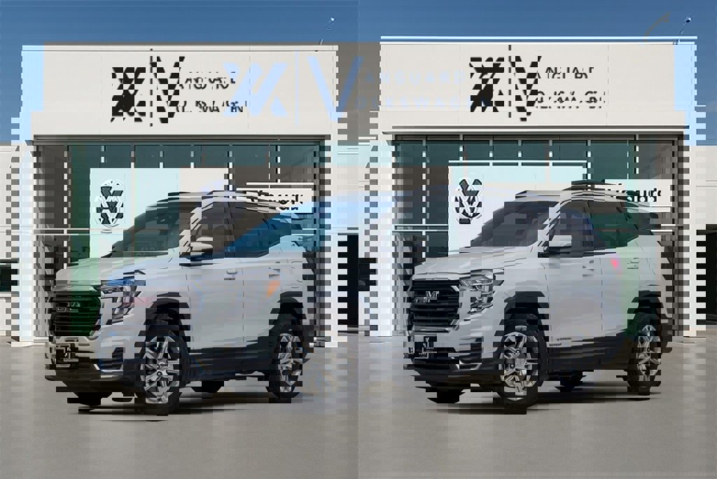 Used 2023 GMC Terrain SLE w/ Driver Convenience Package image 1