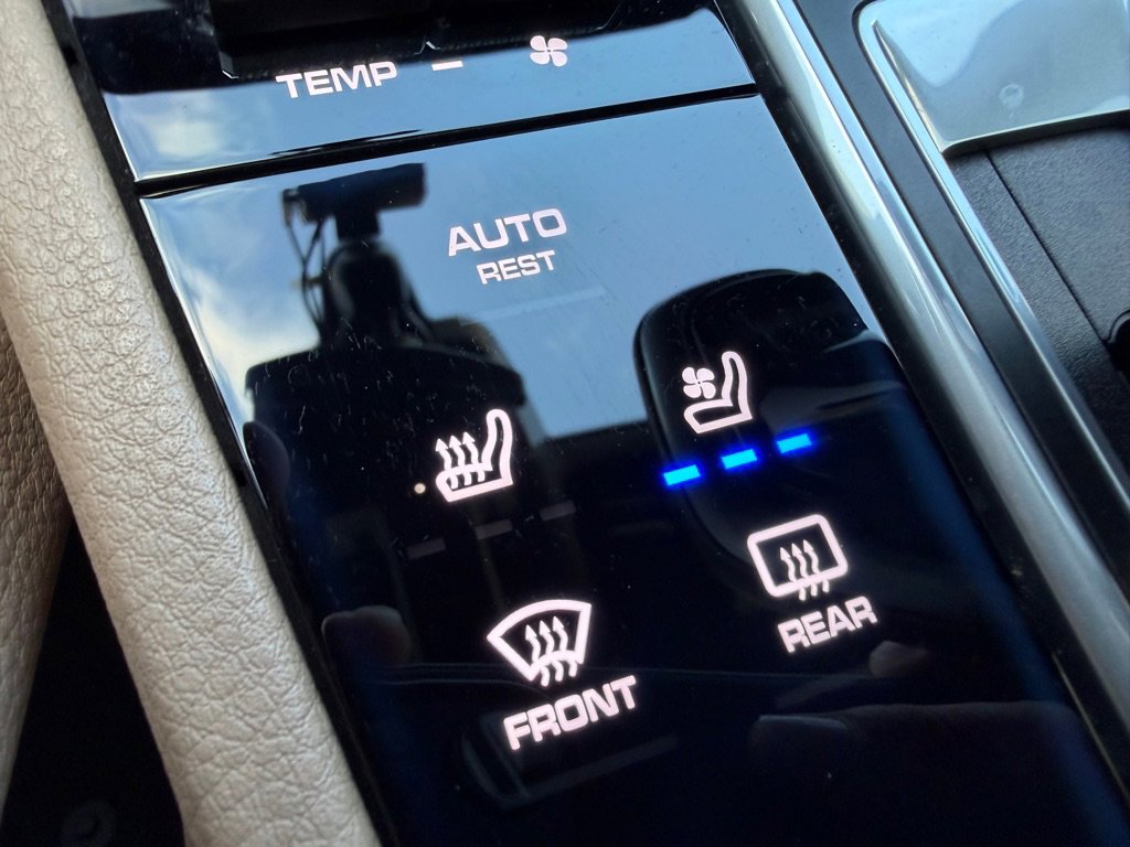 Used 2019 Porsche Cayenne AWD/4WD image 26