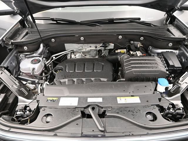 Used 2024 Volkswagen Atlas Cross Sport SE image 23