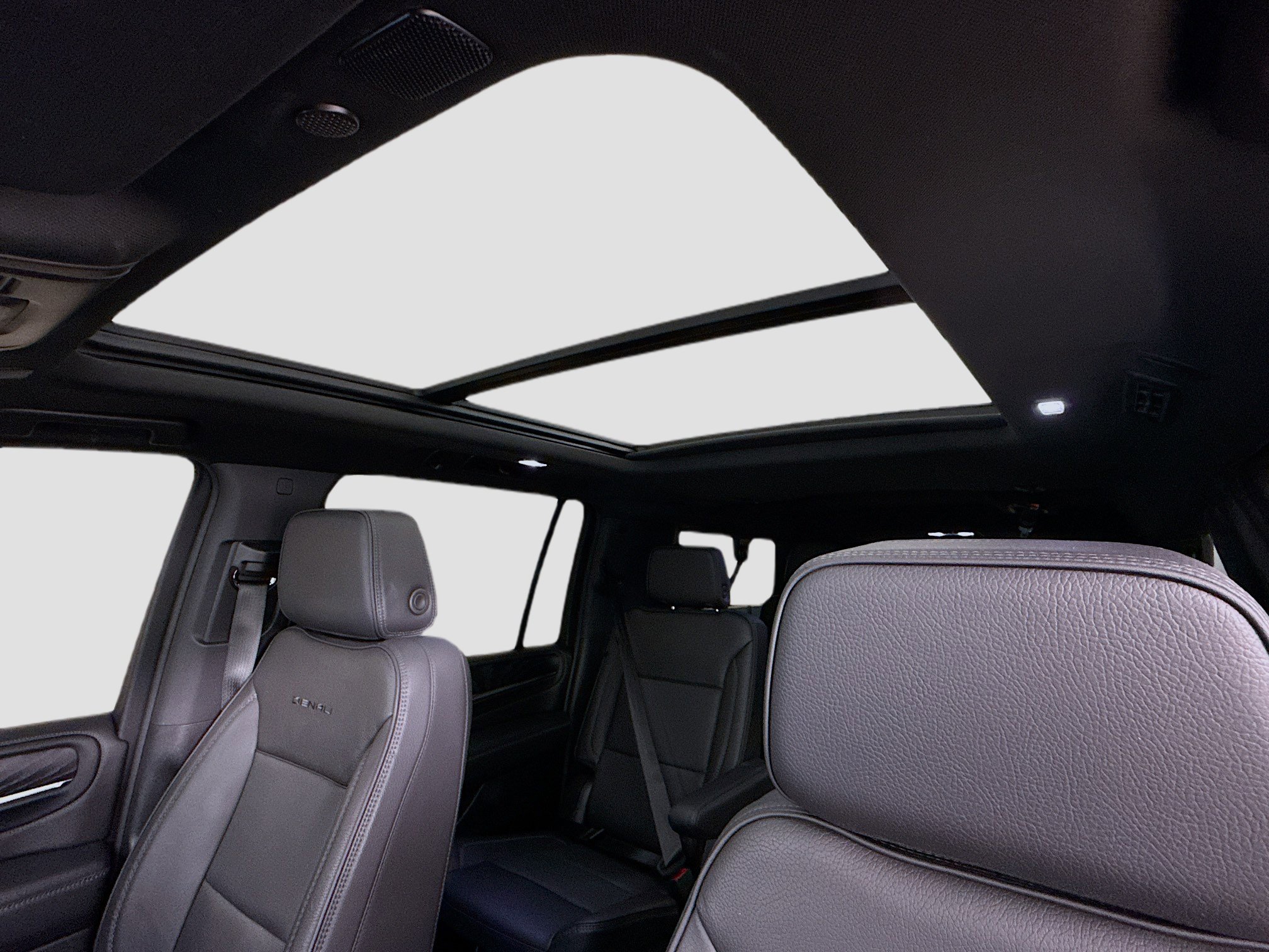 Used 2024 GMC Yukon XL Denali image 23