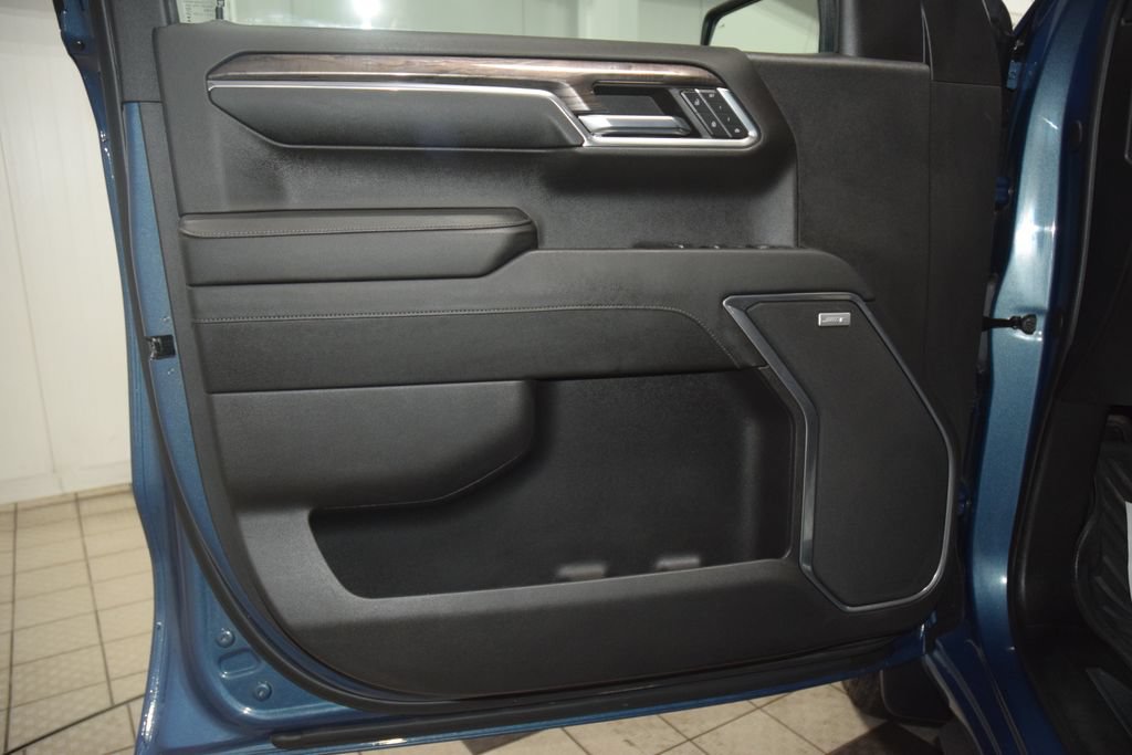 Used 2024 Chevrolet Silverado 1500 LTZ w/ LTZ Premium Package AWD/4WD image 46