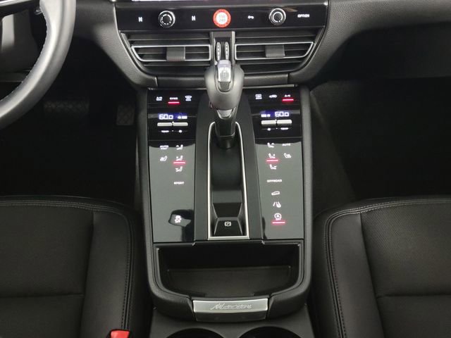 Used 2024 Porsche Macan image 24