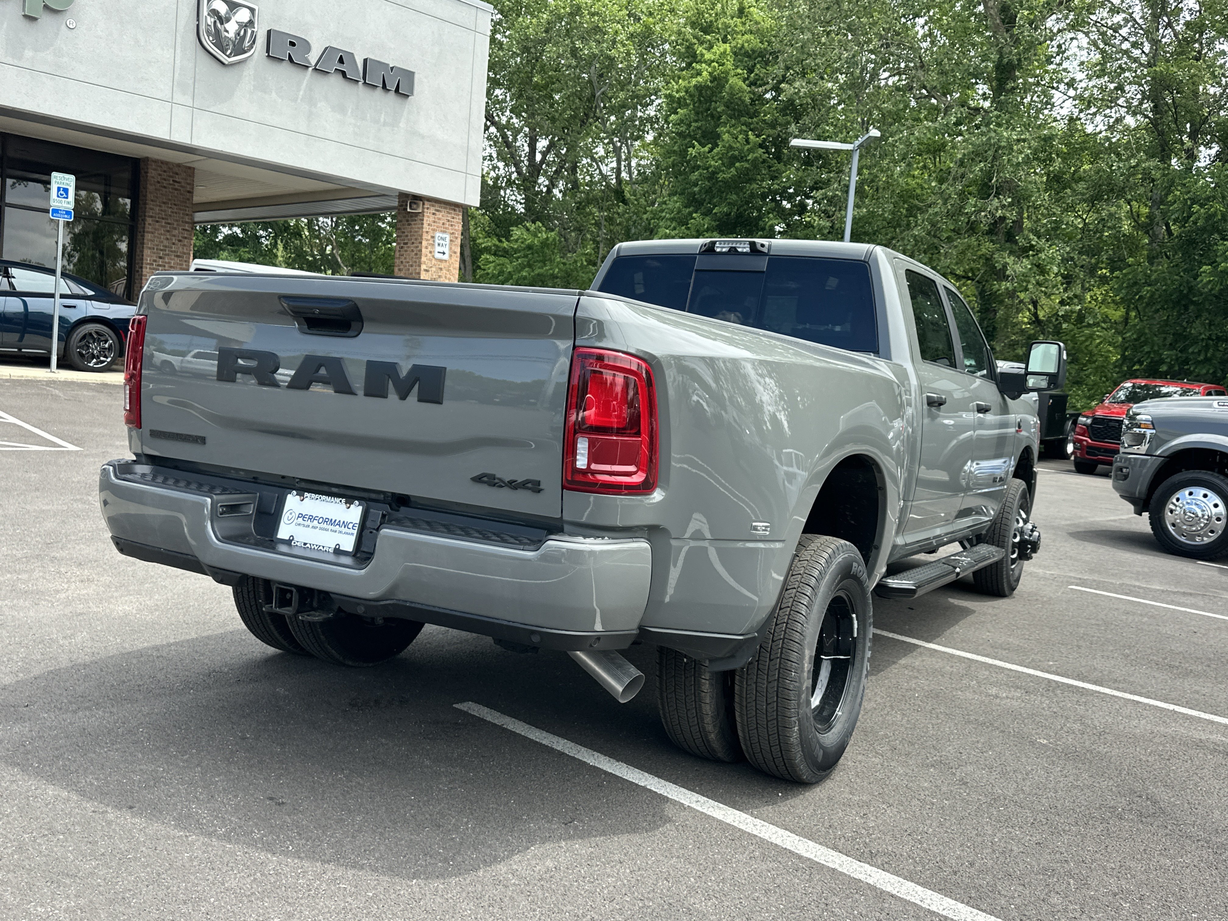 New 2026 RAM 3500 Big Horn AWD/4WD image 17