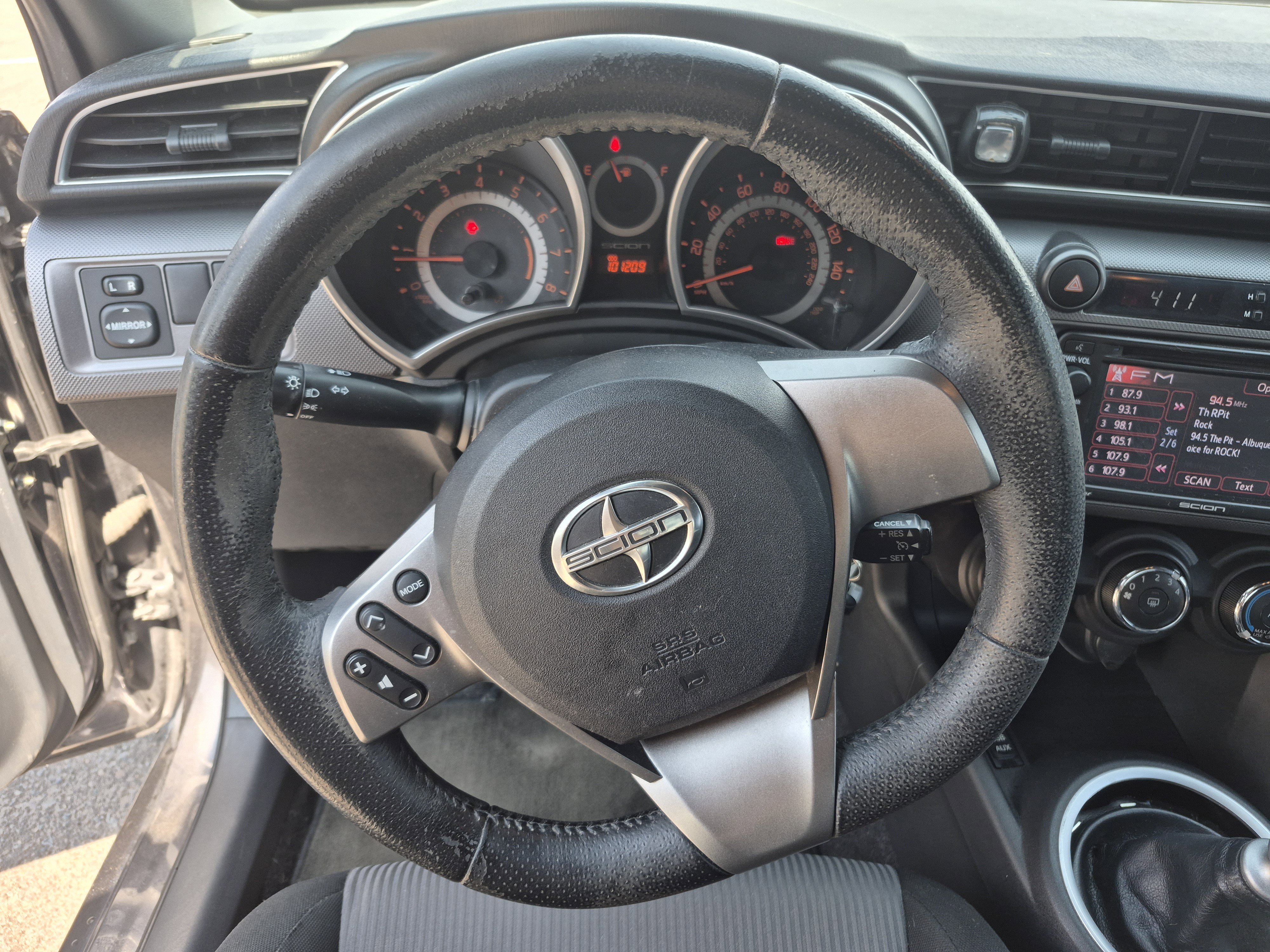 Used 2015 Scion tC FWD image 9