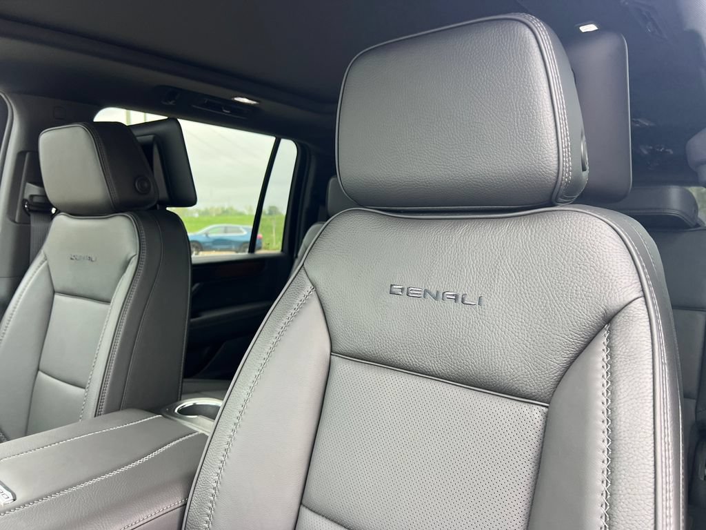 New 2026 GMC Yukon XL Denali w/ Denali Reserve Package AWD/4WD image 12