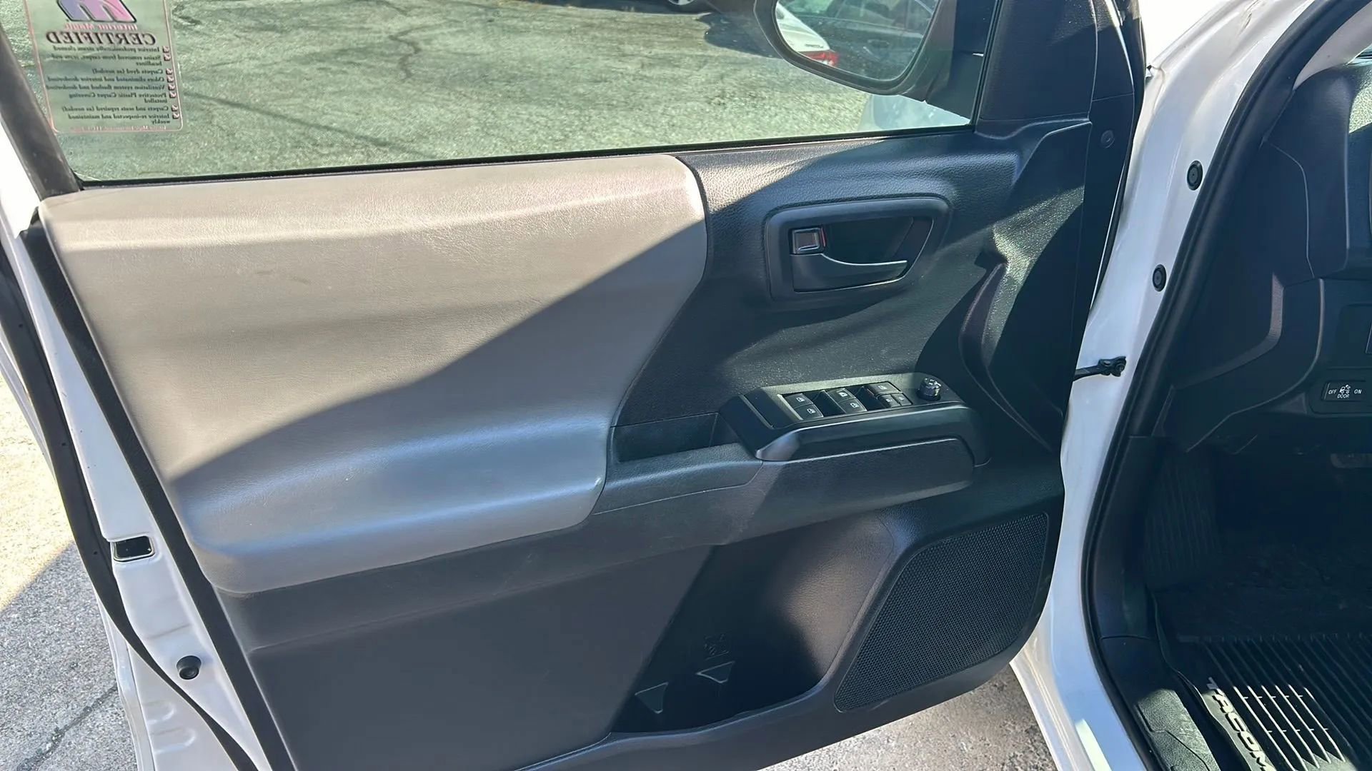 Used 2020 Toyota Tacoma SR image 17