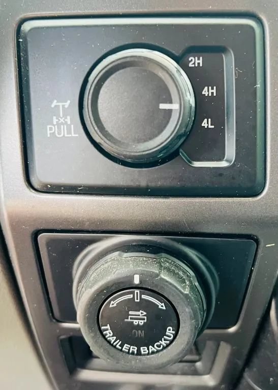 Used 2017 Ford F150 XLT w/ Equipment Group 302A Luxury AWD/4WD image 19