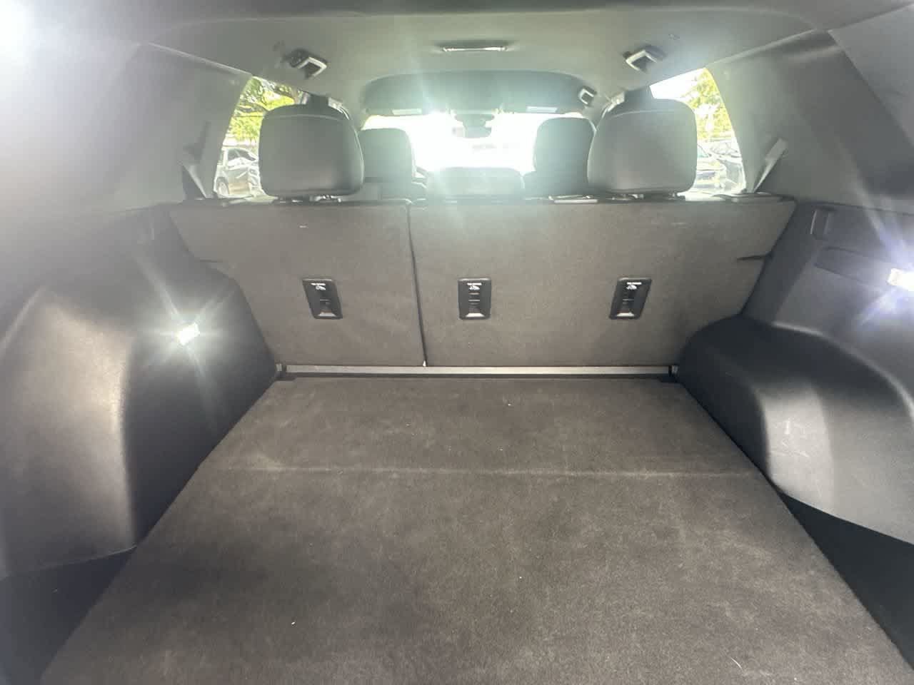 Used 2025 Chevrolet Equinox LT w/ Convenience Package II FWD image 25