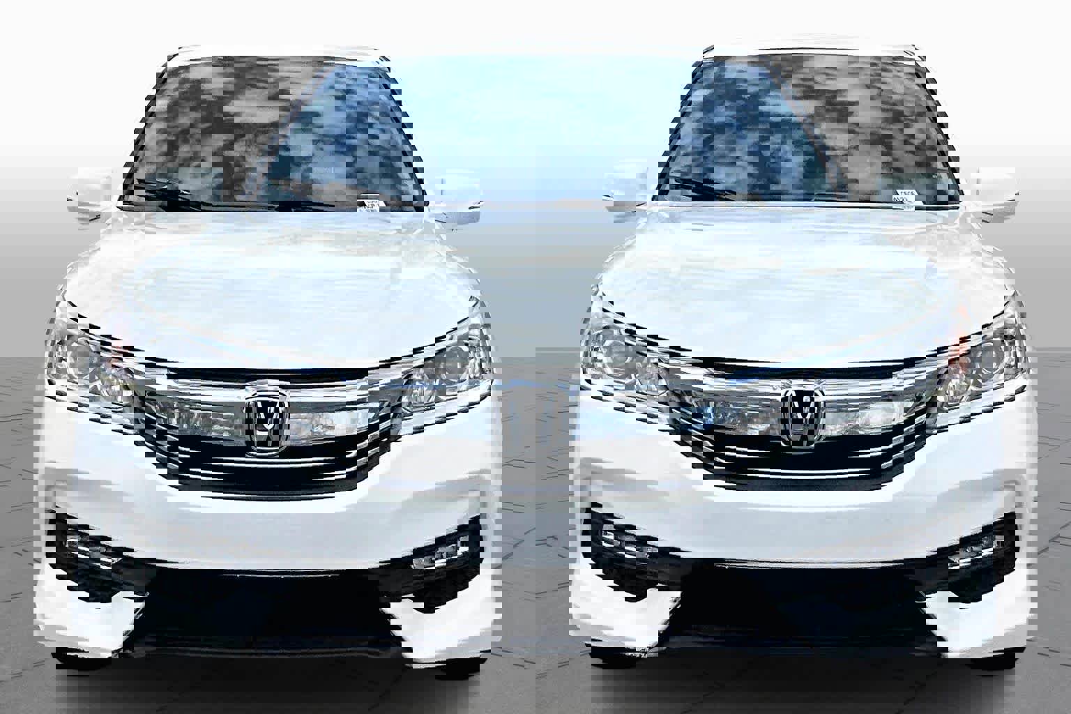 Used 2016 Honda Accord EX image 4