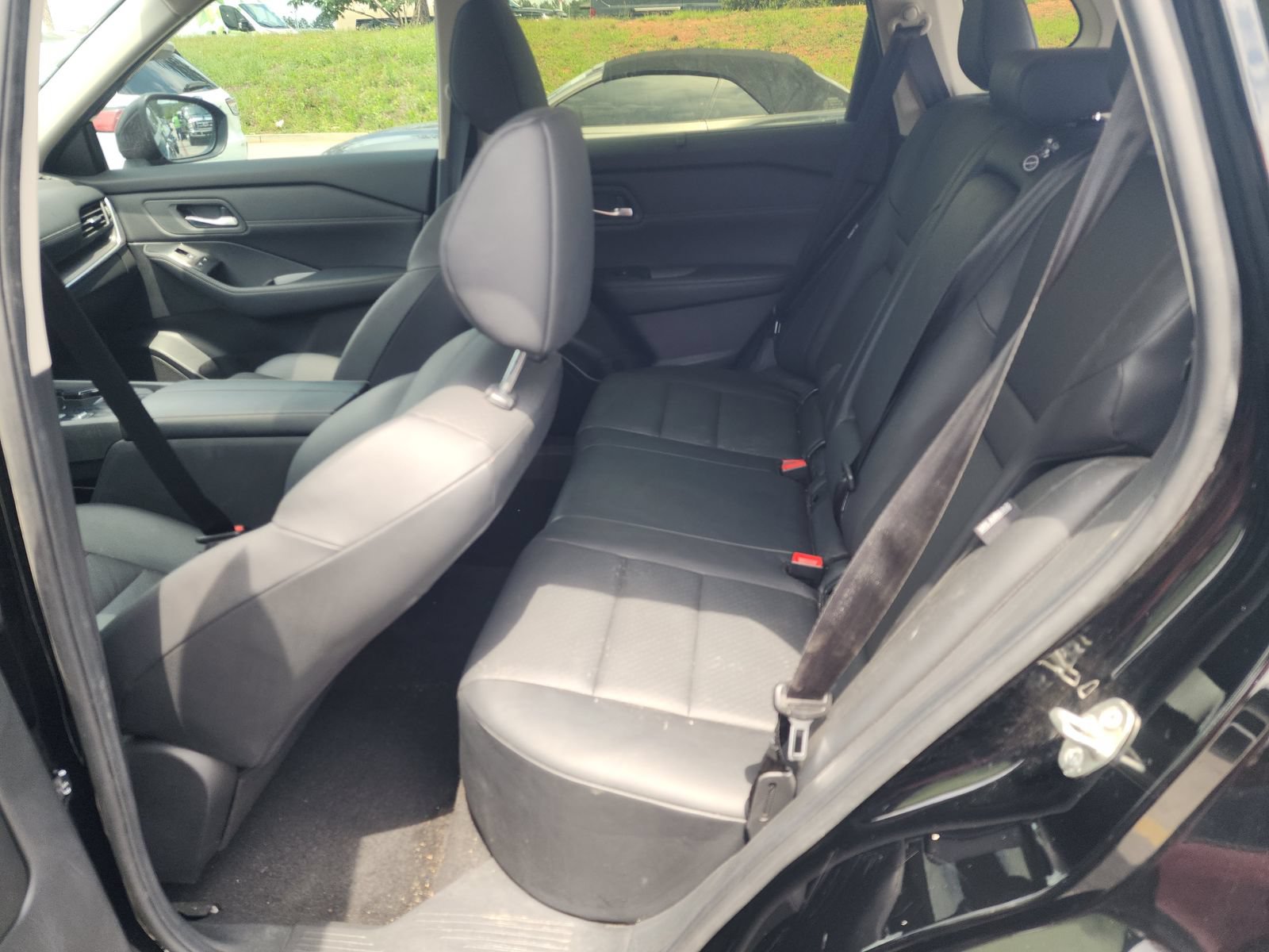 Used 2024 Nissan Rogue SV w/ SV Premium Package FWD image 13