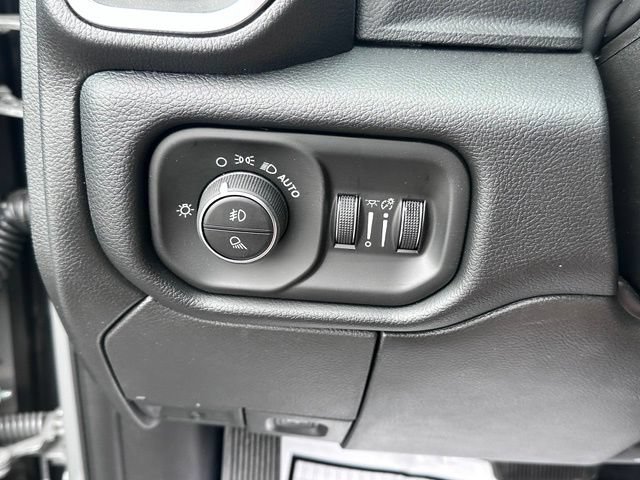 New 2026 RAM 3500 Laramie AWD/4WD image 17