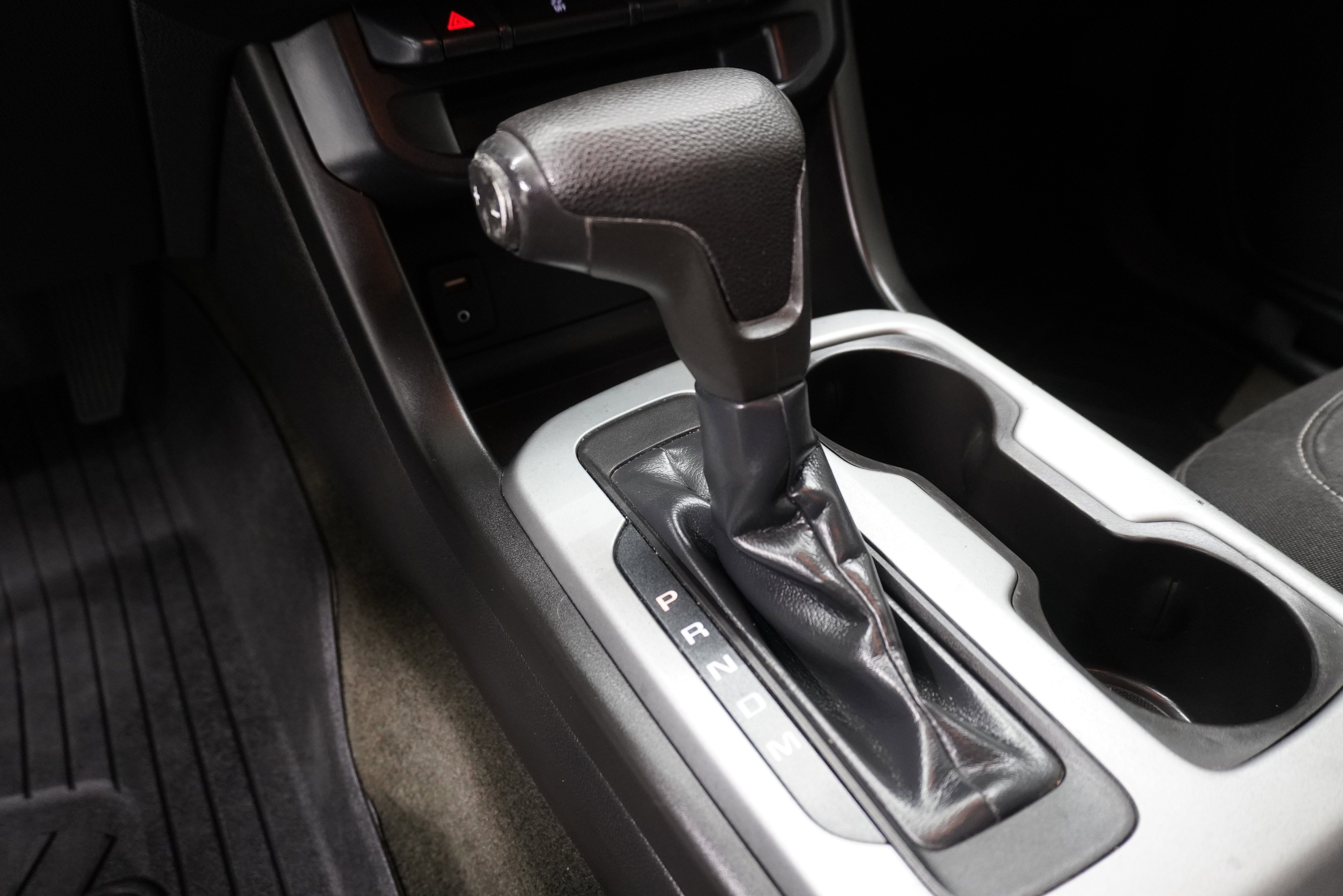 Used 2015 Chevrolet Colorado LT w/ LT Convenience Package RWD image 17