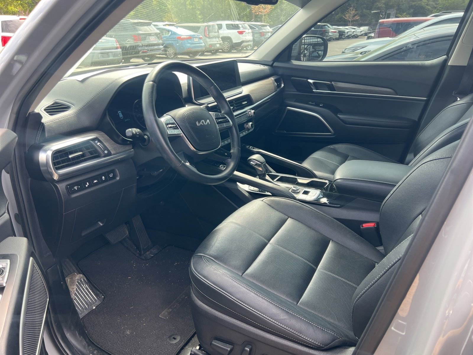 Used 2022 Kia Telluride EX w/ EX Premium Package image 5