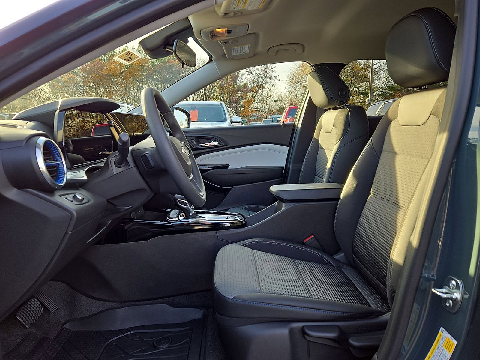 New 2026 Chevrolet Trax LT image 14