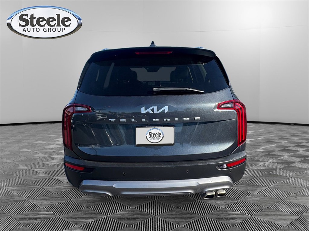 Used 2022 Kia Telluride EX w/ EX Premium Package image 4