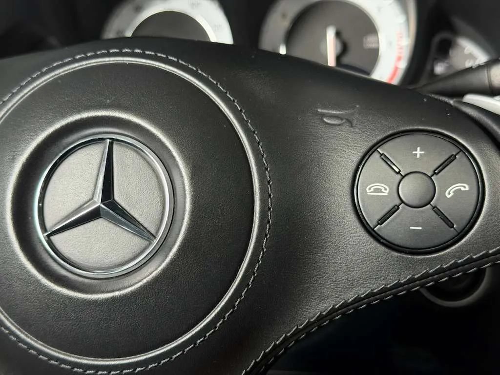 Used 2011 Mercedes-Benz SL 550 w/ Premium I Pkg image 25