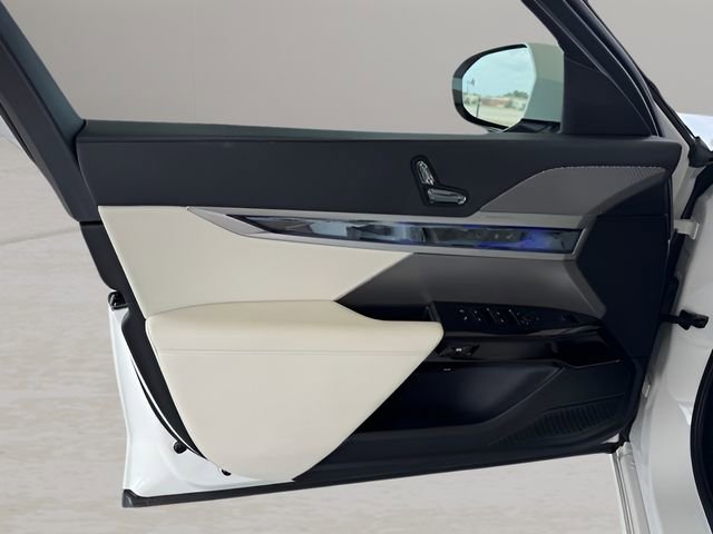Certified 2024 BMW 740i image 15