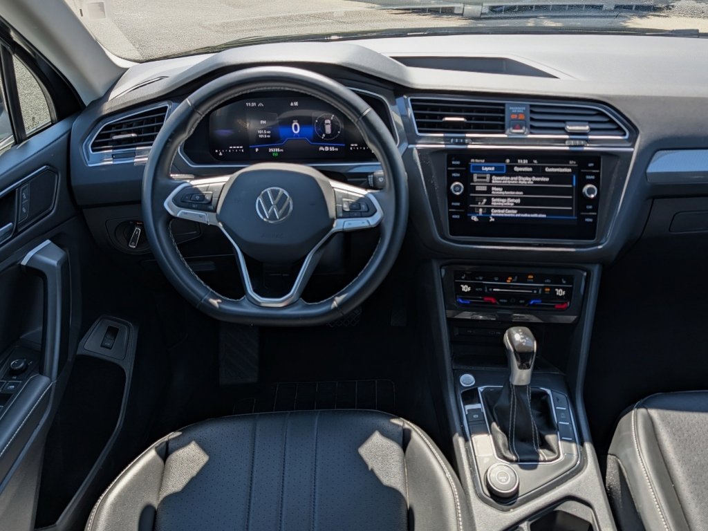 Used 2024 Volkswagen Tiguan SE image 28