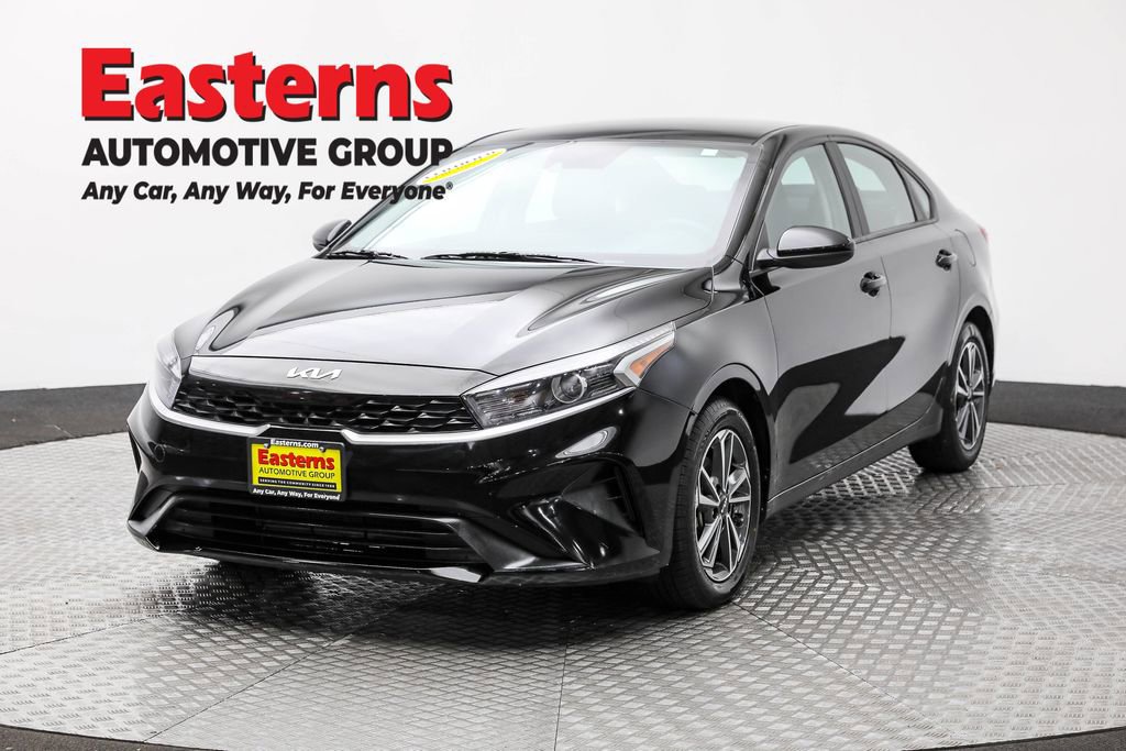 Used 2023 Kia Forte LXS image 1