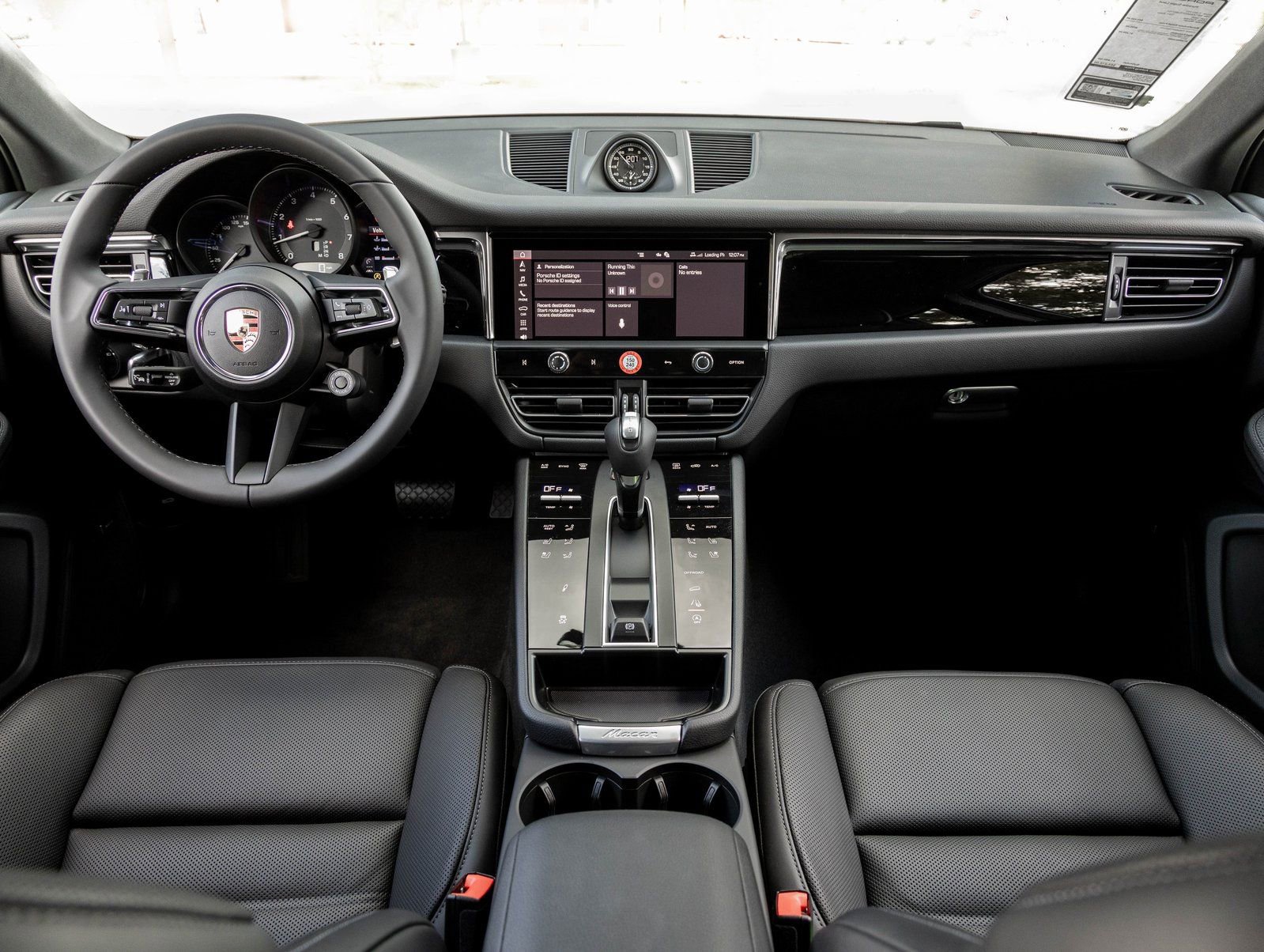 Certified 2026 Porsche Macan image 12