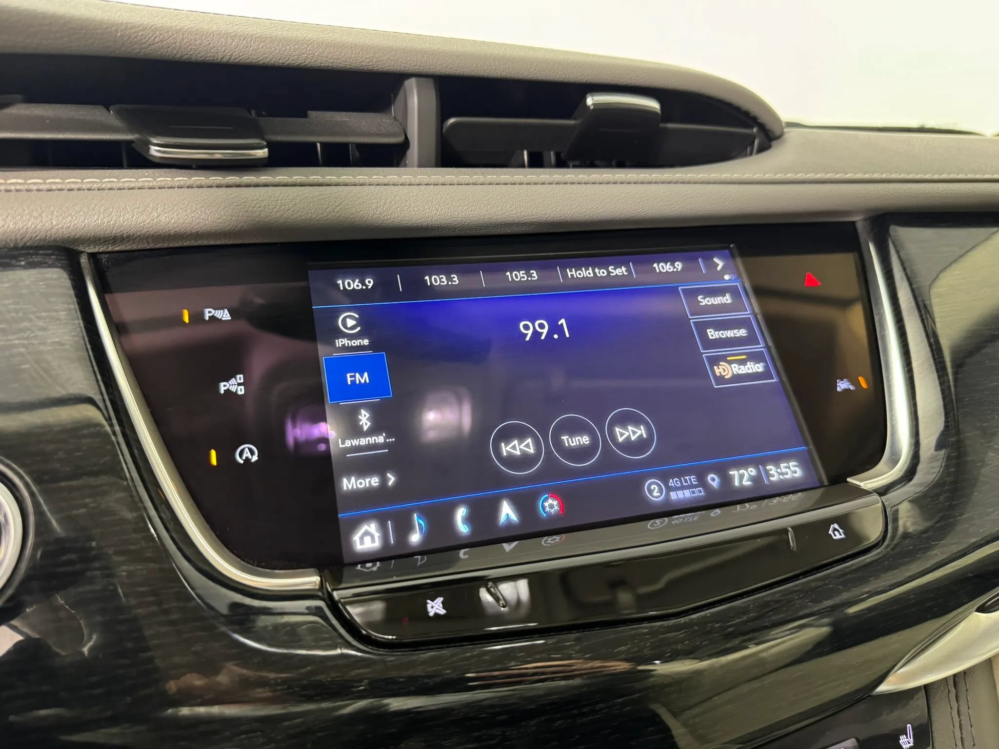Used 2024 Cadillac XT6 Premium Luxury w/ Technology Package AWD/4WD image 19
