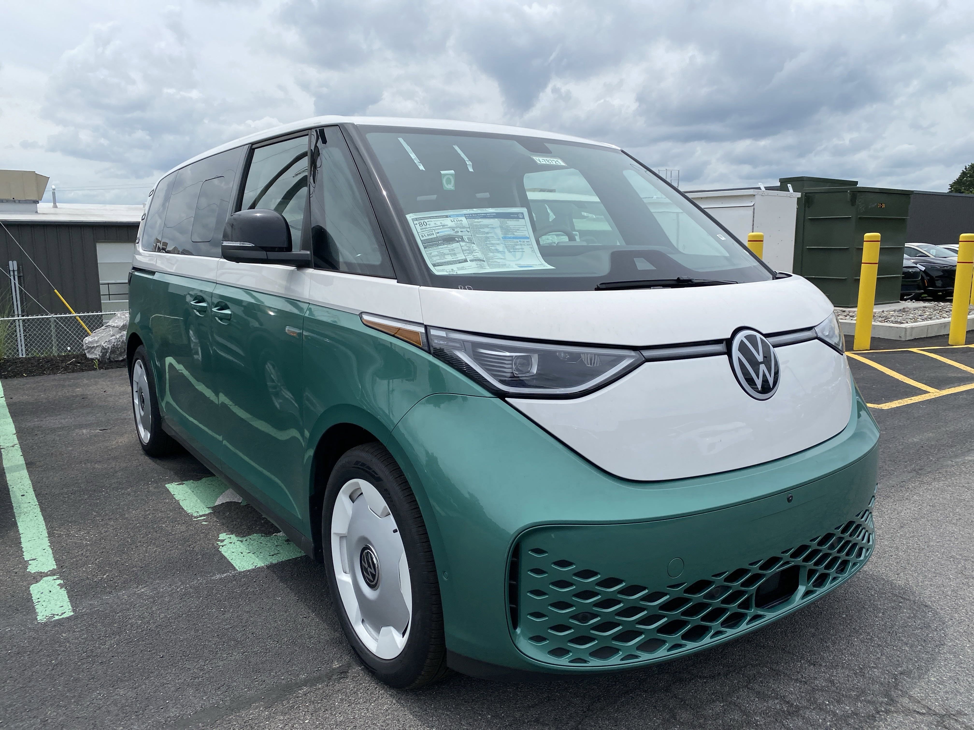 New 2025 Volkswagen ID. Buzz 1st Edition AWD/4WD image 2