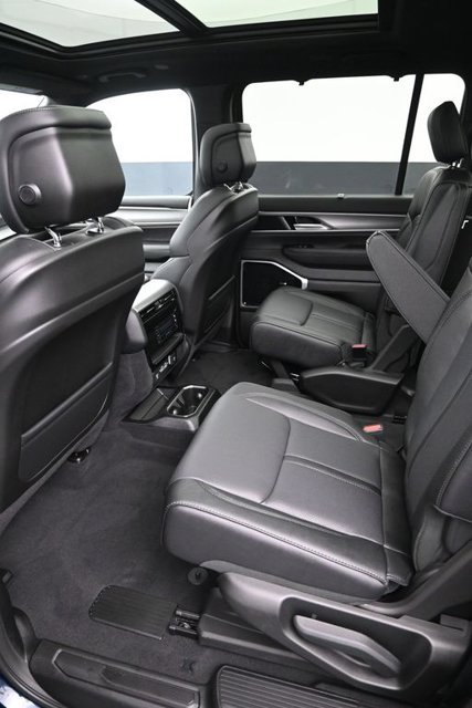 New 2026 Jeep Grand Wagoneer L Limited AWD/4WD image 10