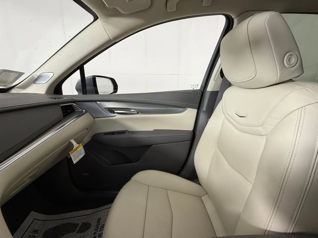 New 2025 Cadillac XT5 Premium Luxury w/ Technology Package FWD image 21