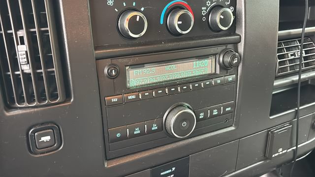 Used 2017 Chevrolet Express 3500 RWD image 16