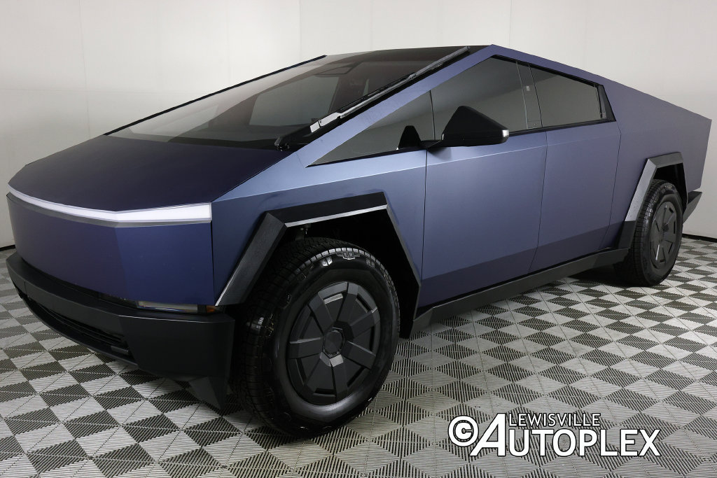 Used 2025 Tesla Cybertruck AWD Crew Cab image 10