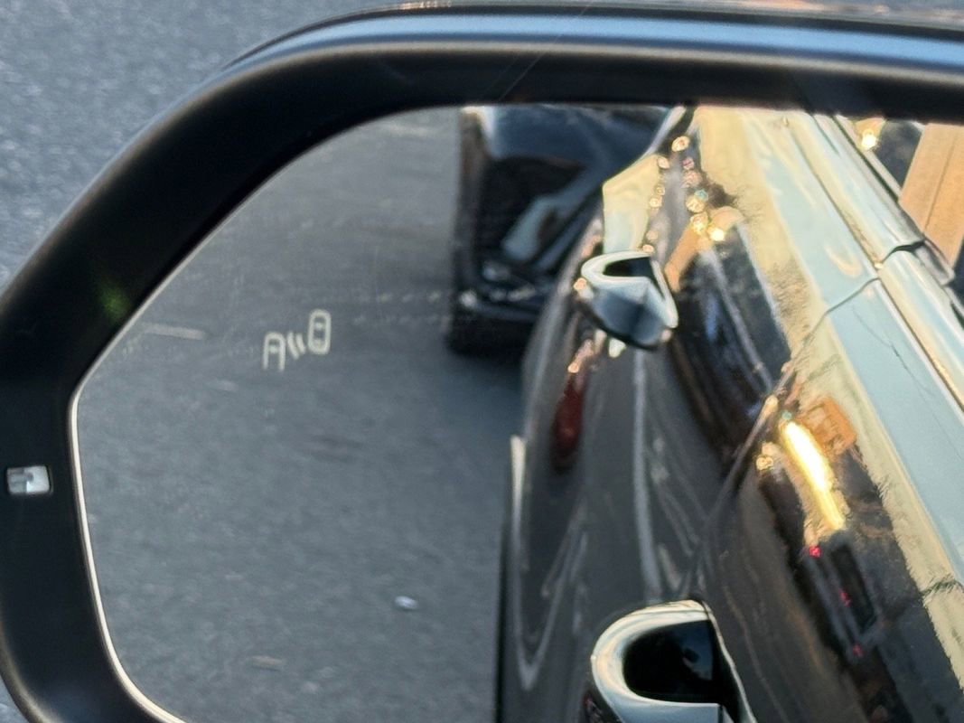 Used 2021 Volkswagen Atlas SE w/ Panoramic Sunroof Package image 9