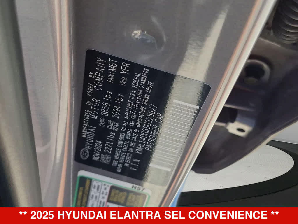Used 2025 Hyundai Elantra SEL FWD image 35