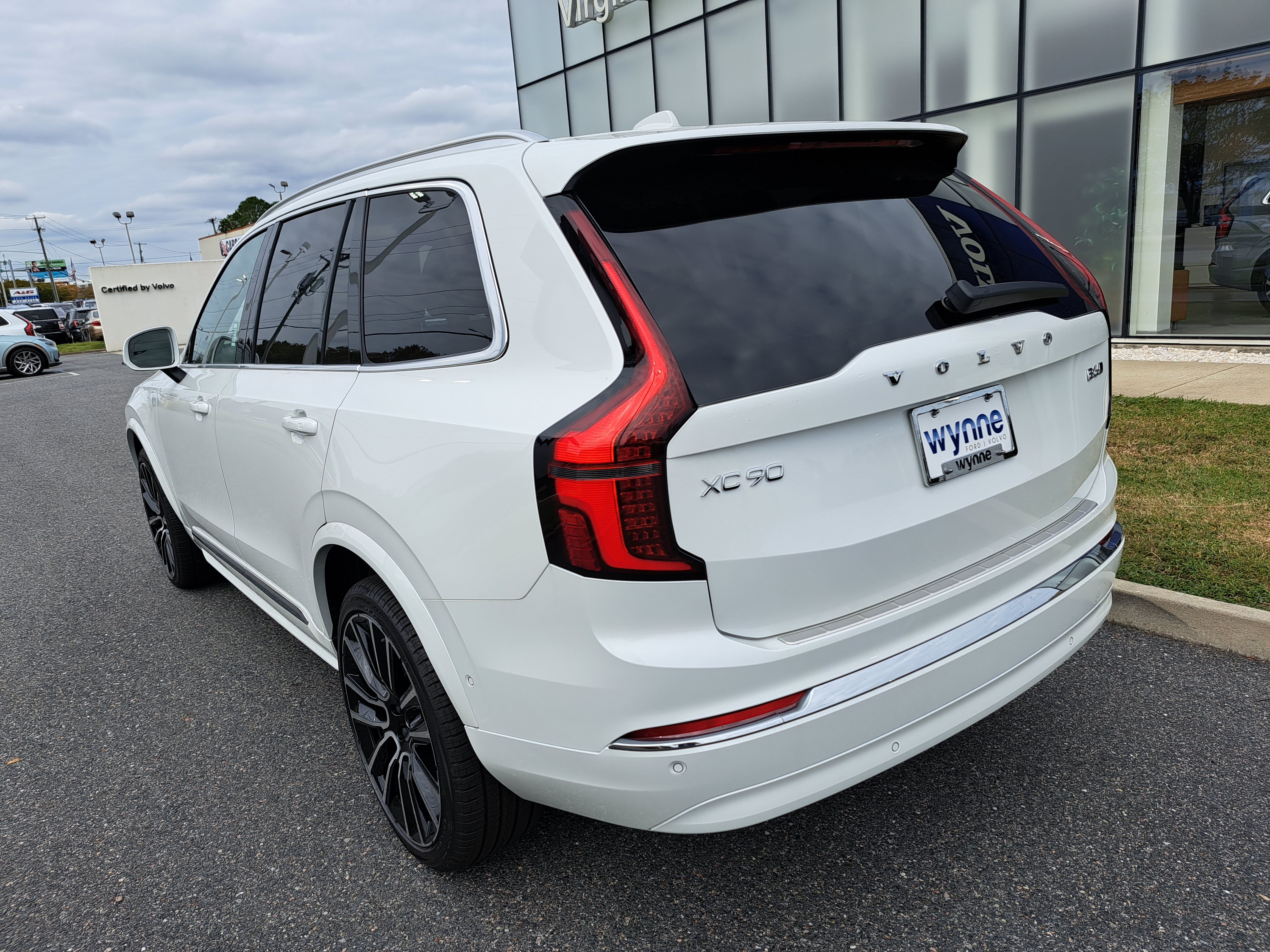 New 2027 Volvo XC90 B6 Plus AWD/4WD image 4