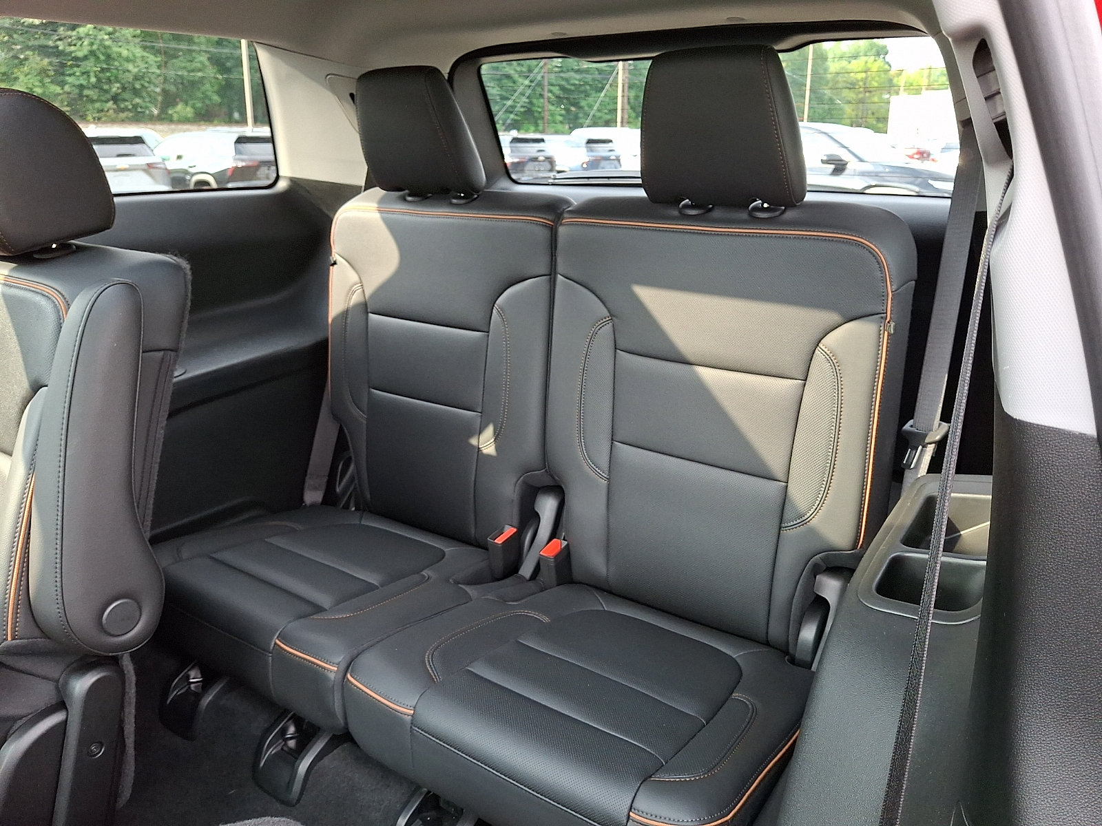 Used 2023 GMC Acadia AT4 w/ Technology Package AWD/4WD image 10