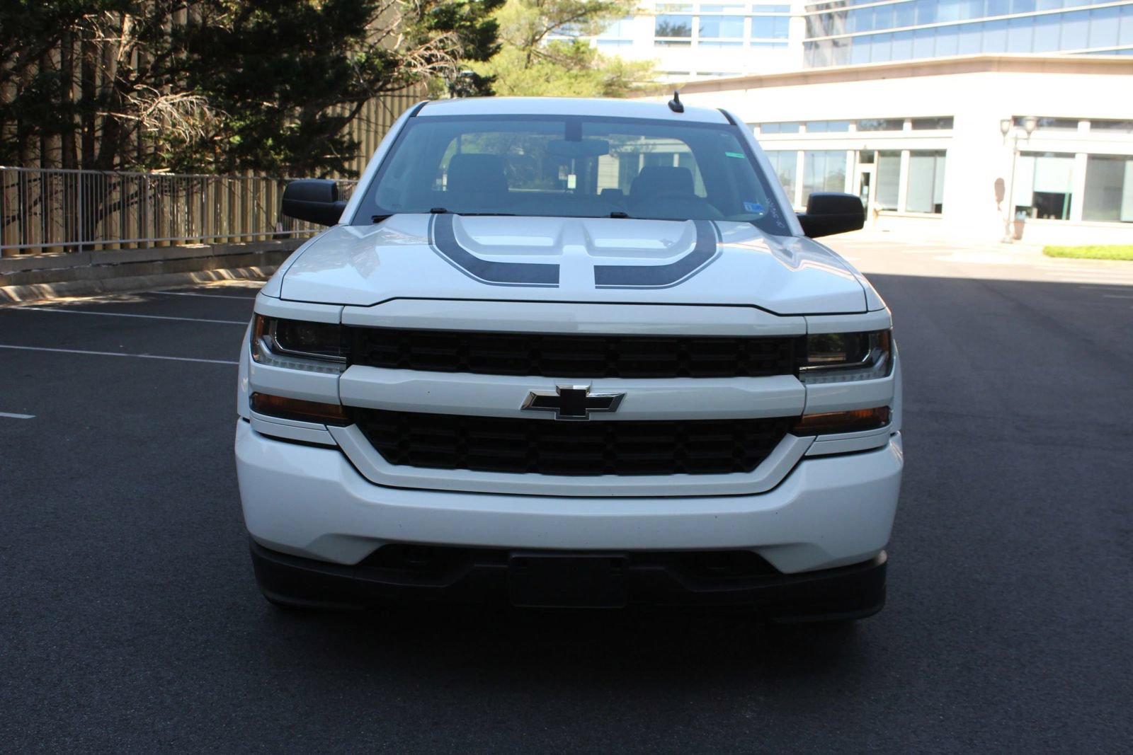 Used 2018 Chevrolet Silverado 1500 Custom RWD image 3