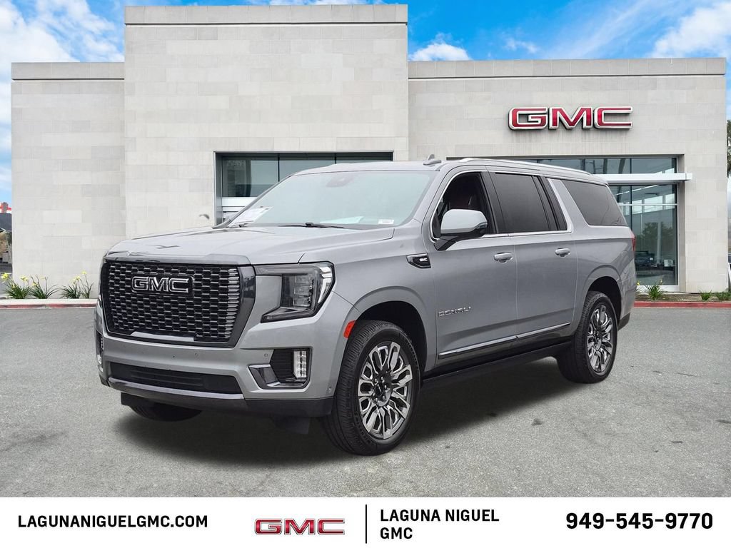 Used 2023 GMC Yukon XL Denali Ultimate AWD/4WD image 1