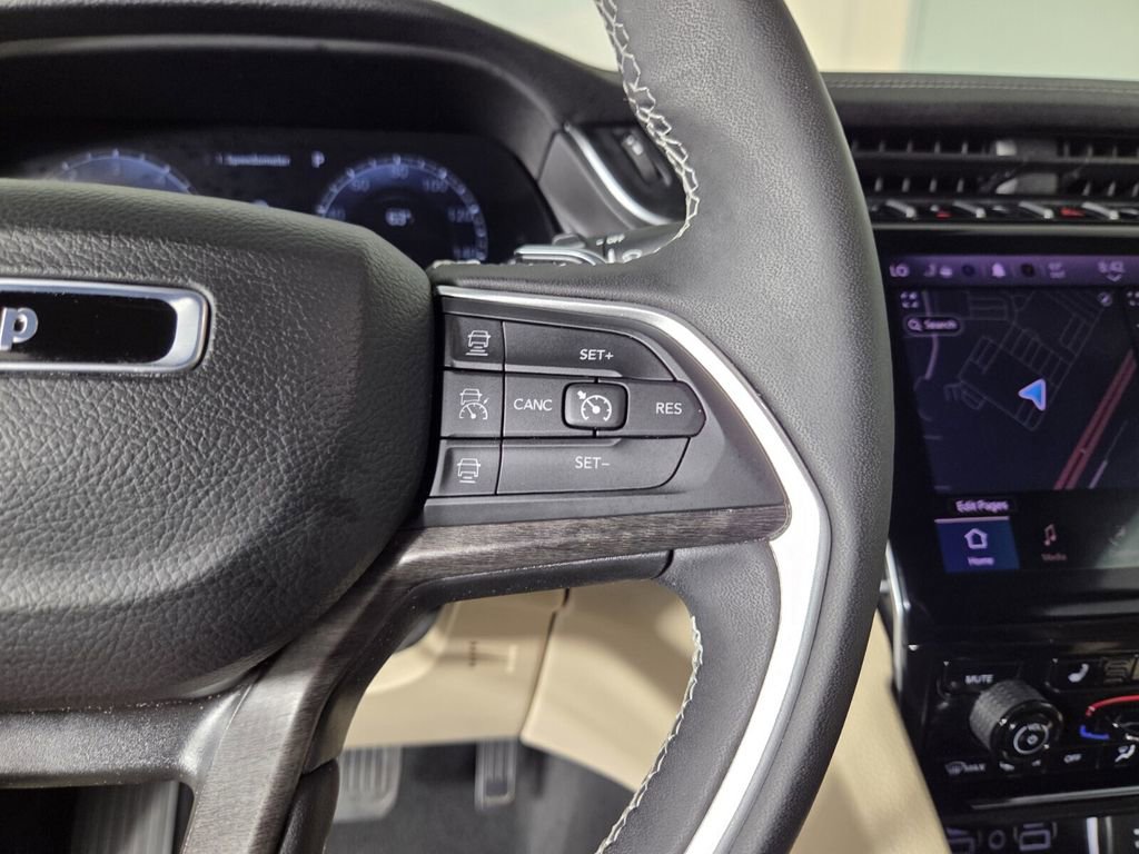 Certified 2025 Jeep Grand Cherokee Limited image 16