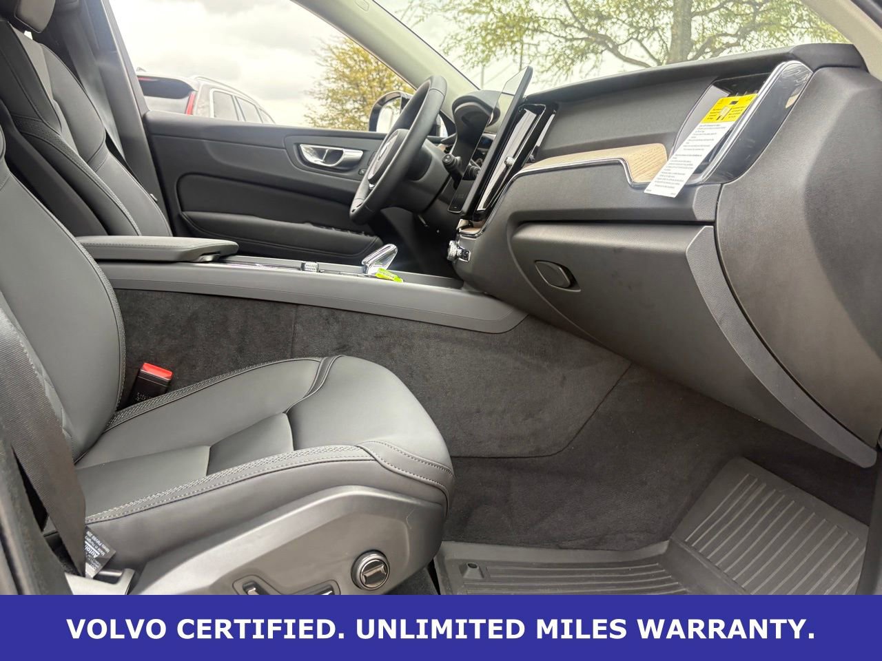 New 2026 Volvo XC60 B5 Plus w/ Protection Package Premier image 33